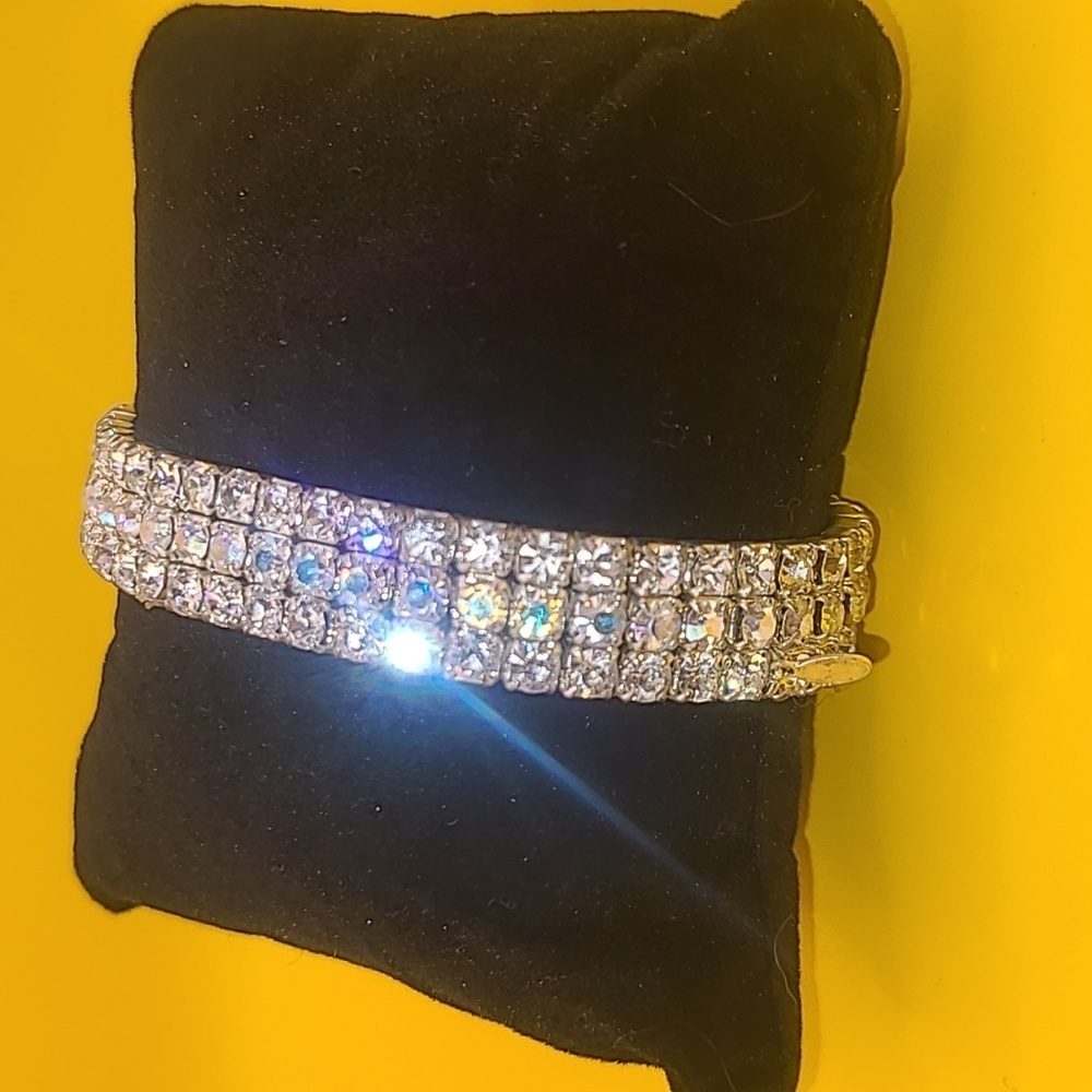 Vintage stretch faux diamond bracelet